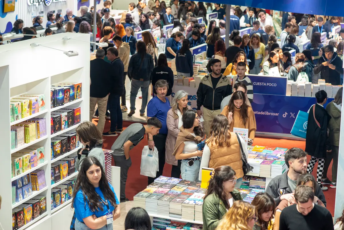 De la cancha al papel: el deporte tambiรฉn se juega en la Feria del Libro 1 Feria del Libro