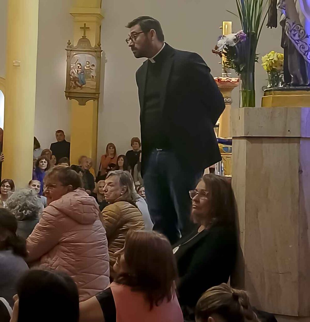 Padre Luis Zazano Credito Alexandra Barreto