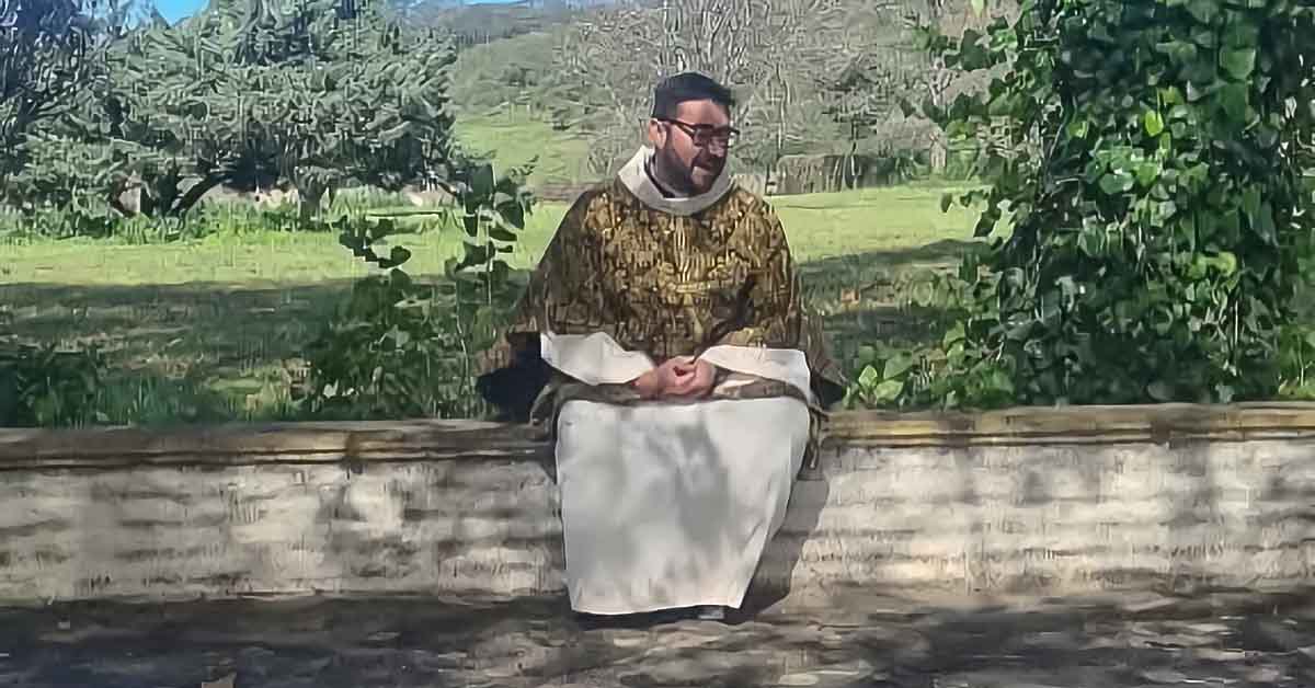 ¿Quién es el Padre Luis Zazano y por qué sus reflexiones transforman vidas? 1 Luis Zazano