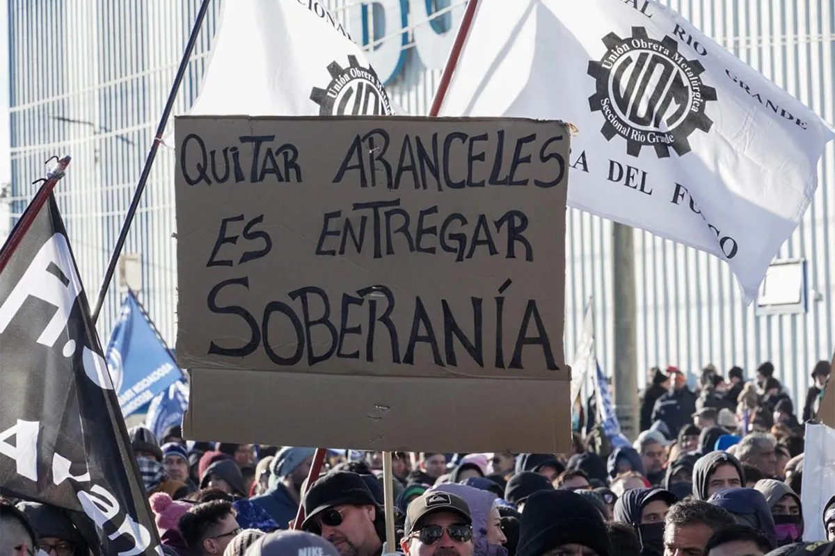 Las empresas de Tierra del Fuego acordaron la continuidad laboral luego de varios días de paro de la UOM. Créditos: Grupo La Provincia