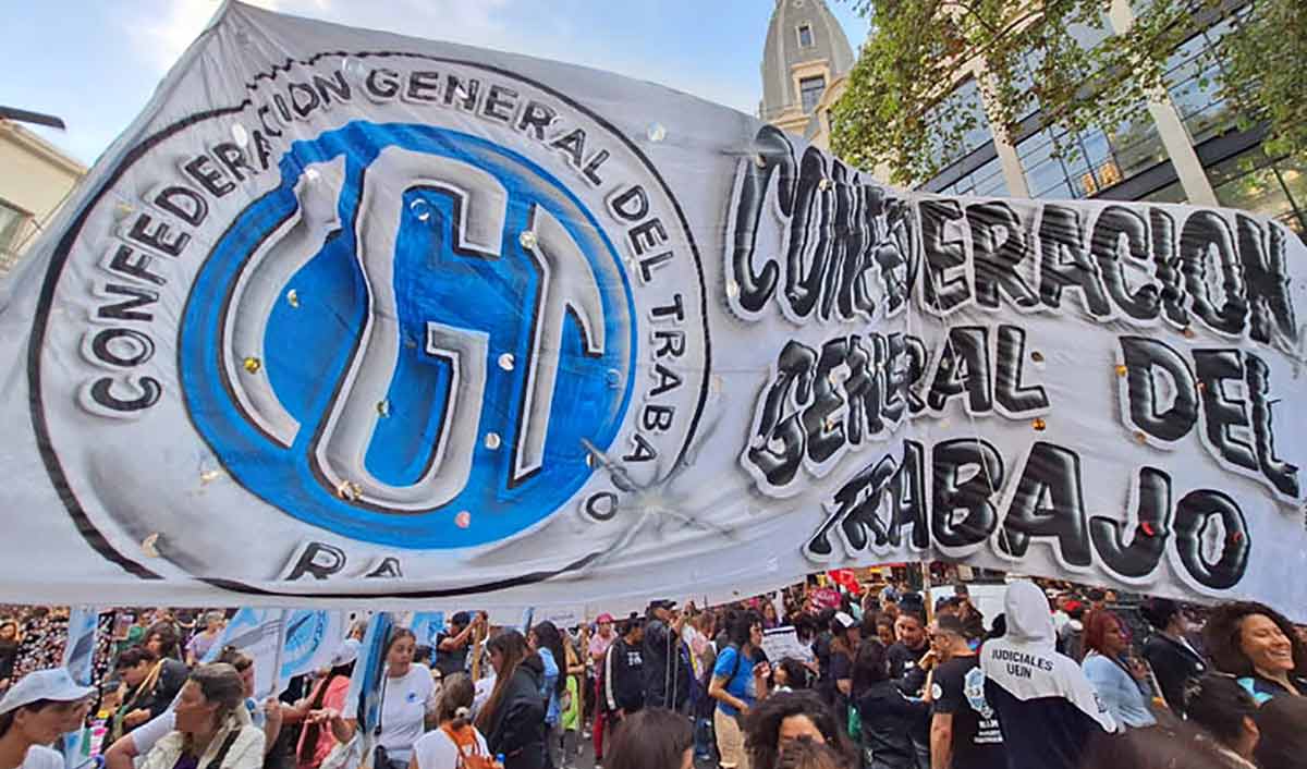 Revés para el Gobierno: la Justicia suspendió el DNU que limitaba el derecho a huelga 1 justicia