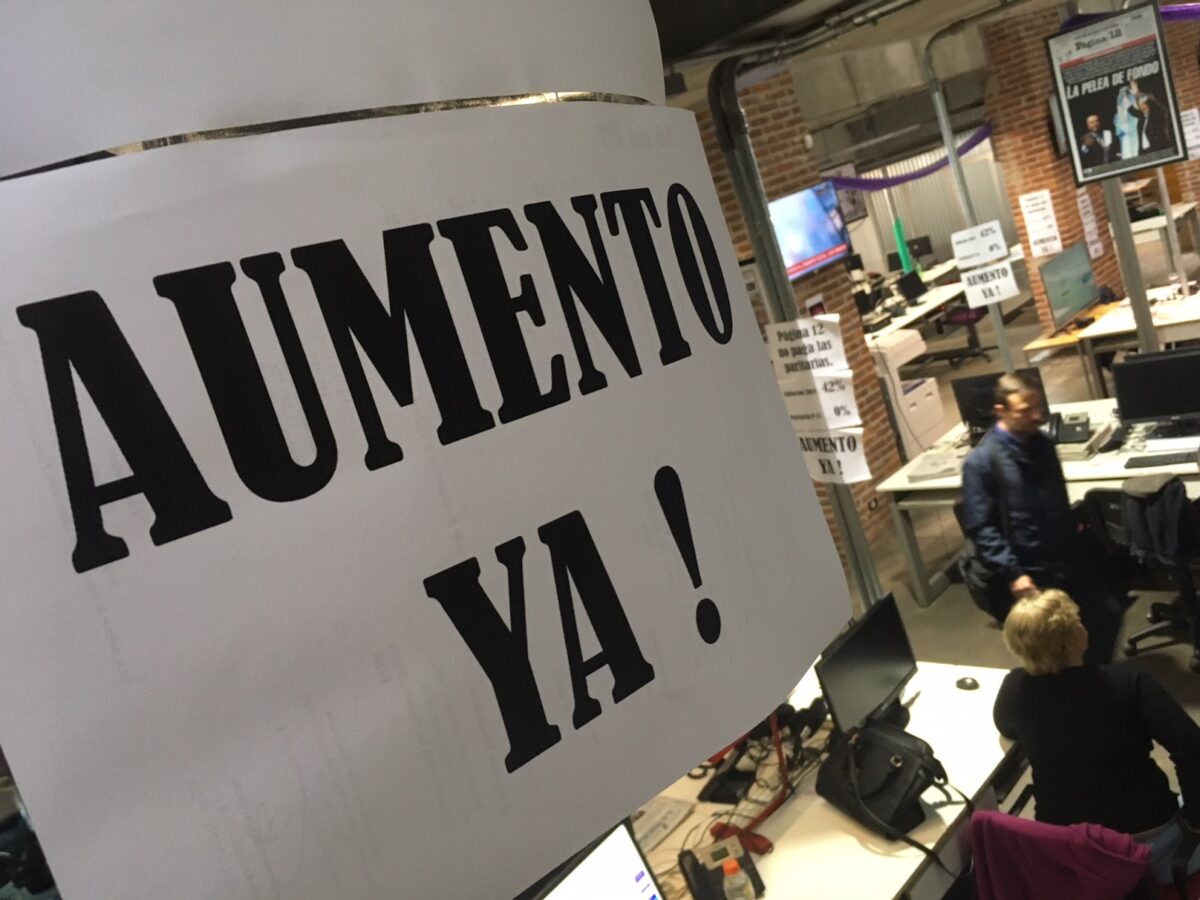 Les trabajadores de Página 12 vienen reclamando hace años la recomposición salarial y la mejora de las condiciones laborales. Créditos: SiPreBA