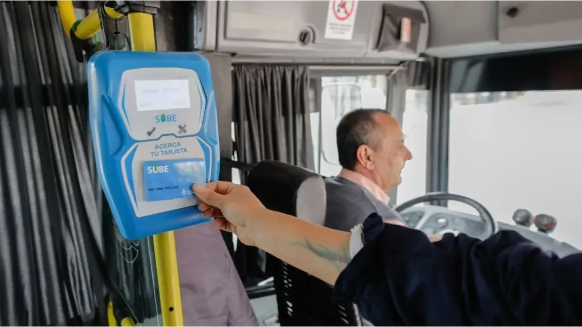 Aumenta el boleto de colectivo en más de 100 líneas del AMBA desde hoy 1 colectivo