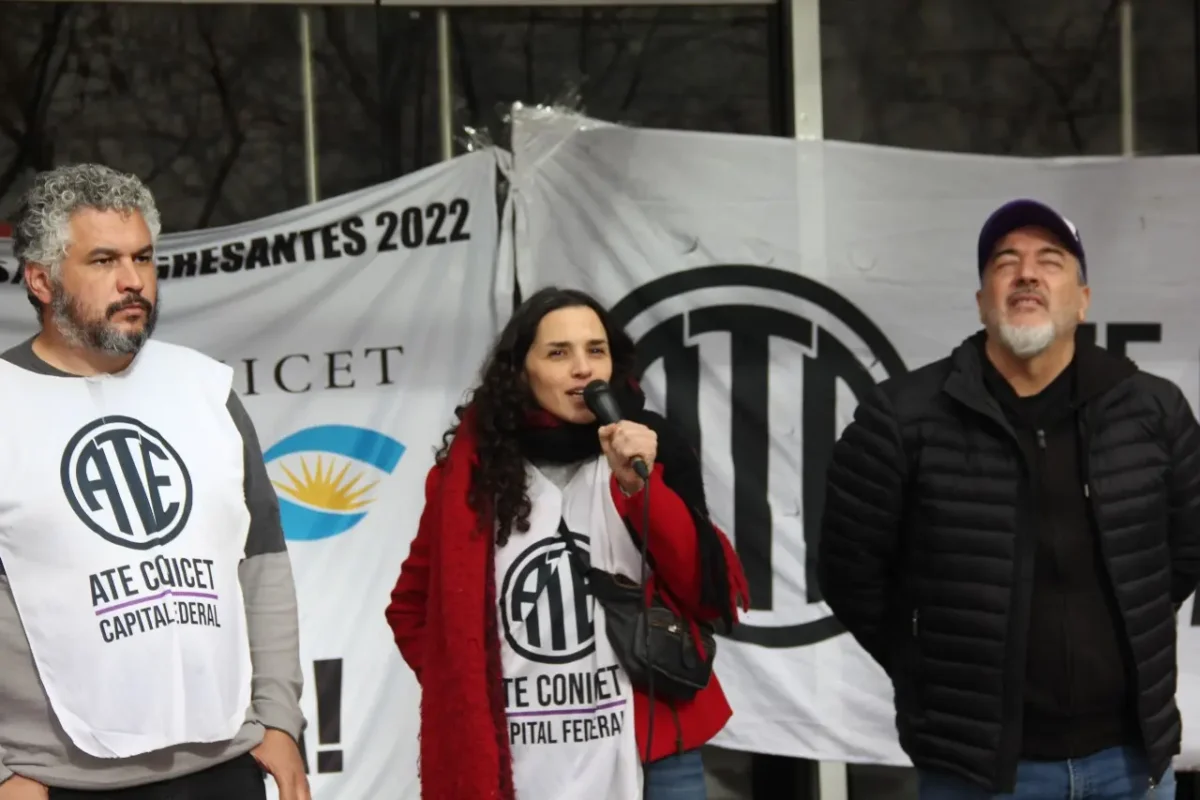 Clases publicas en defensa del trabajo en ciencia y universidad