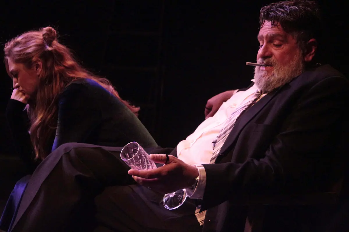La puesta en escena forma parte de la cartelera porteña muestra cómo un tema controversial genera  grietas. Nota al Pie dialogó con el actor Pablo Mónaco sobre su rol en la obra

