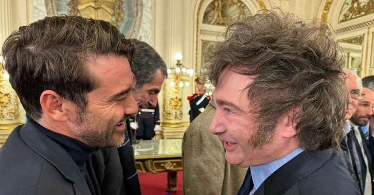 Javier Negre de La Derecha Diario con Javier Milei Credito Fotografo de presidencia