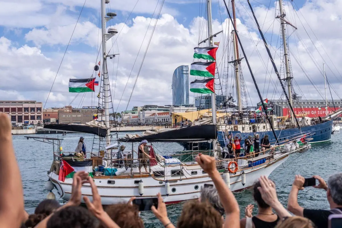 La Global Sumud Flotilla zarpa desde Barcelona rumbo a Gaza para romper el bloqueo 1 Global Sumud Flotilla