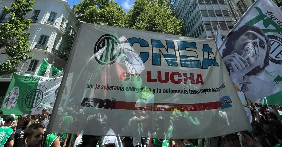 Trabajadores del sector nuclear denuncian vaciamiento en un acto frente a la CNEA 2 cnea
