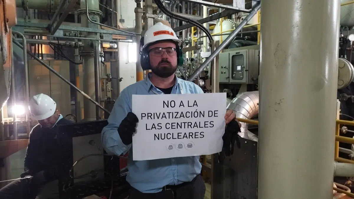Banderazo contra la privatización del sector nuclear: trabajadores de CNEA y NA-SA se movilizan 2 Banderazo contra la privatizacion del sector nuclear