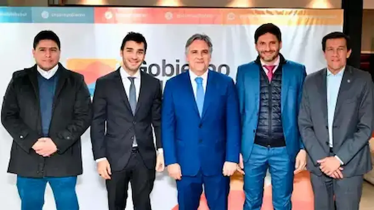El gobierno arma una mesa nacional tras la derrota electoral 3 Gobierno Gobernadores Mesa