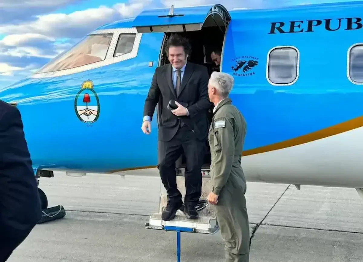 En medio del escándalo por las coimas de la ANDIS, Javier Milei viaja a Estados Unidos 1 Milei viaje 1