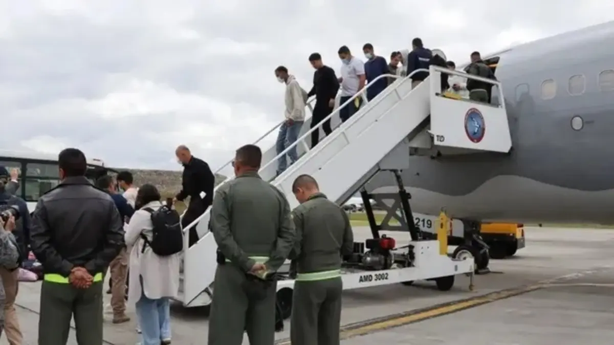 La vuelta de los deportados: cuando “visa libre” suena a despedida anticipada 1 Deportado