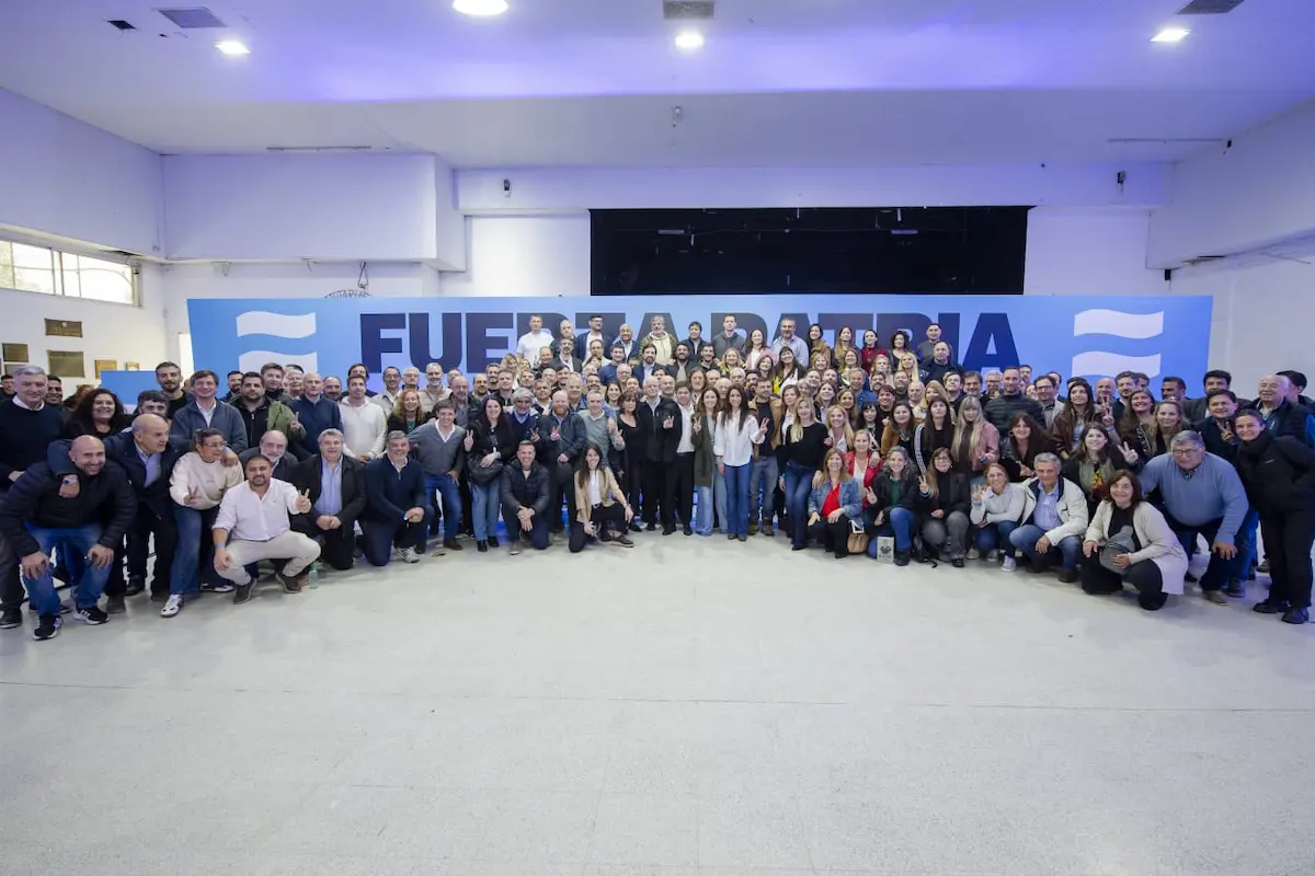 Kicillof encabezó un encuentro con candidatos, intendentes y dirigentes de Fuerza Patria 1 Kicillof