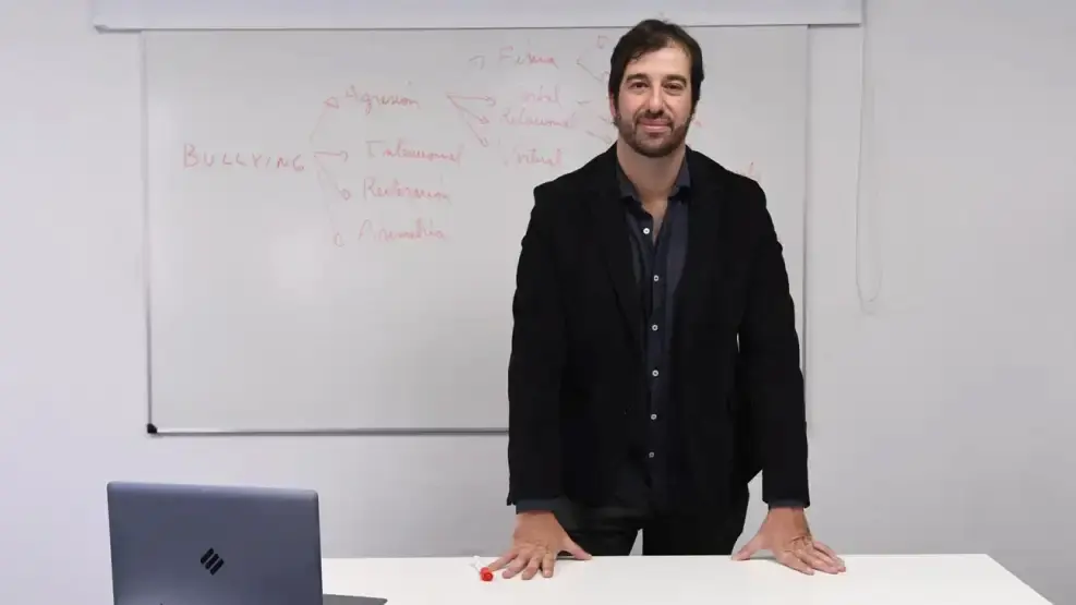 Un científico del CONICET llevó la lucha contra el grooming y el bullying al terreno gamer 2 santiago reset