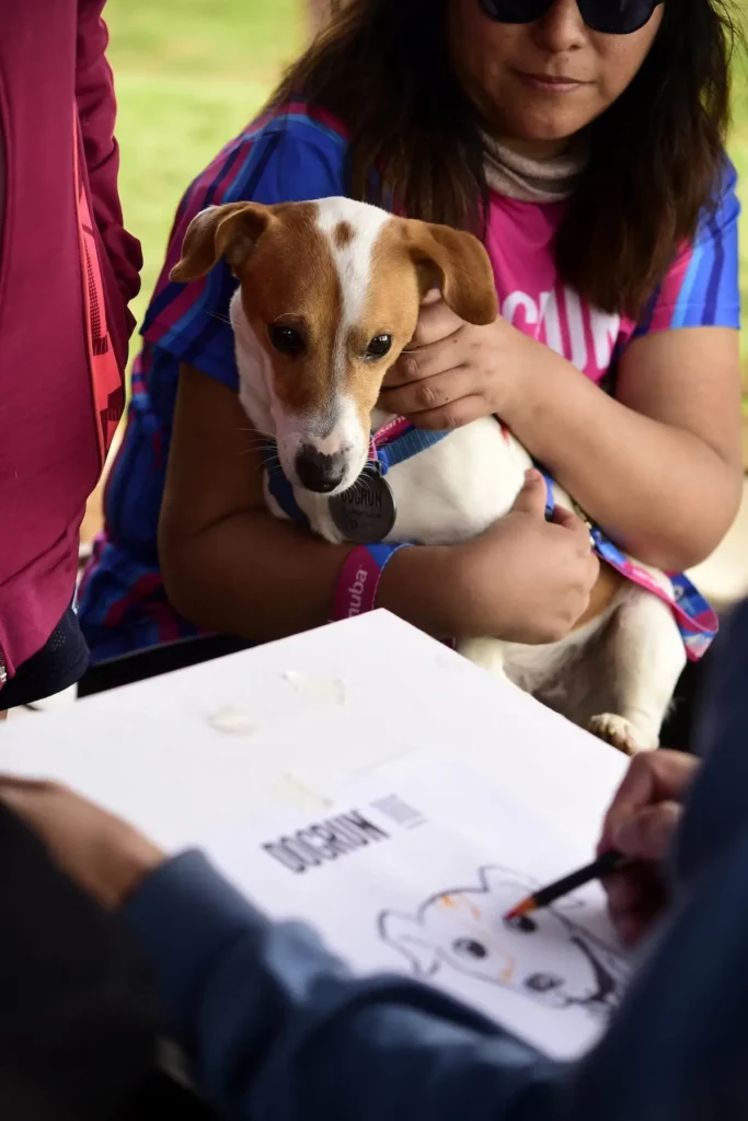 Entre risas, ladridos y zapatillas, corredores compartieron una experiencia única junto a sus perros. Nota al Pie te cuenta los detalles 