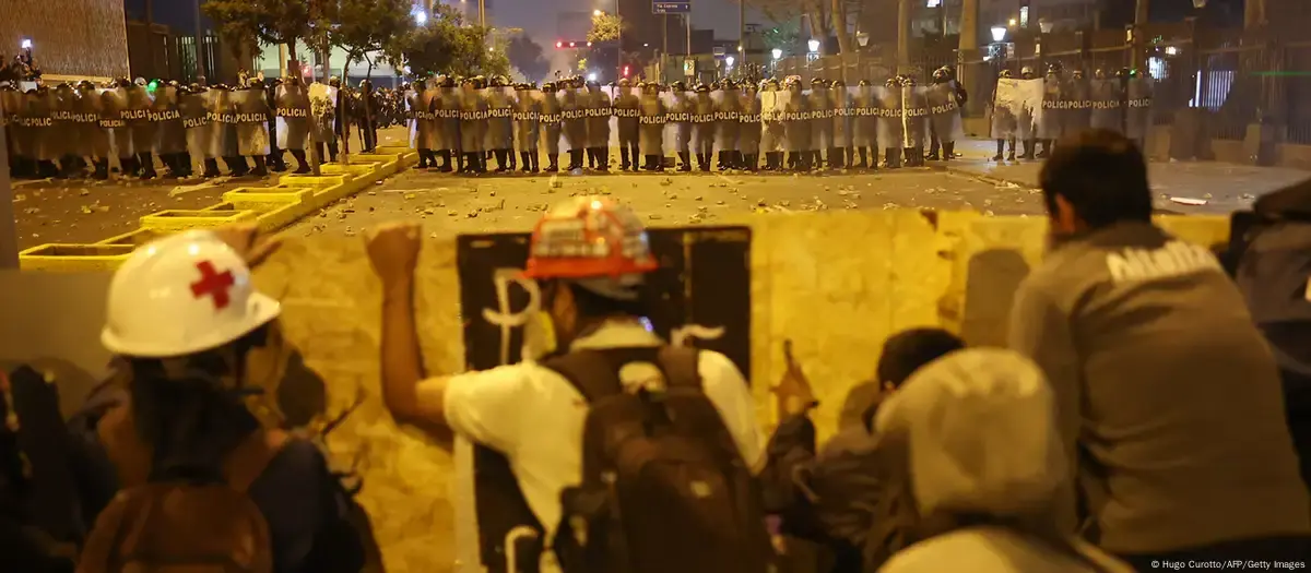 Tensión en Lima: anuncian paro indefinido tras la muerte de un manifestante y el presidente Jerí evalúa declarar el estado de emergencia 3 Peru investiga muerte de manifestante tras protesta en Lima