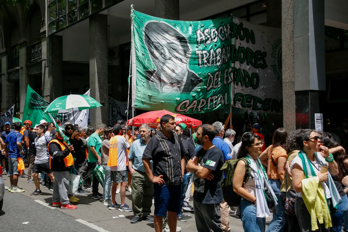 “La dignidad no se negocia”: ATE Capital exige la apertura de paritarias y rechaza la reforma laboral 1 ate
