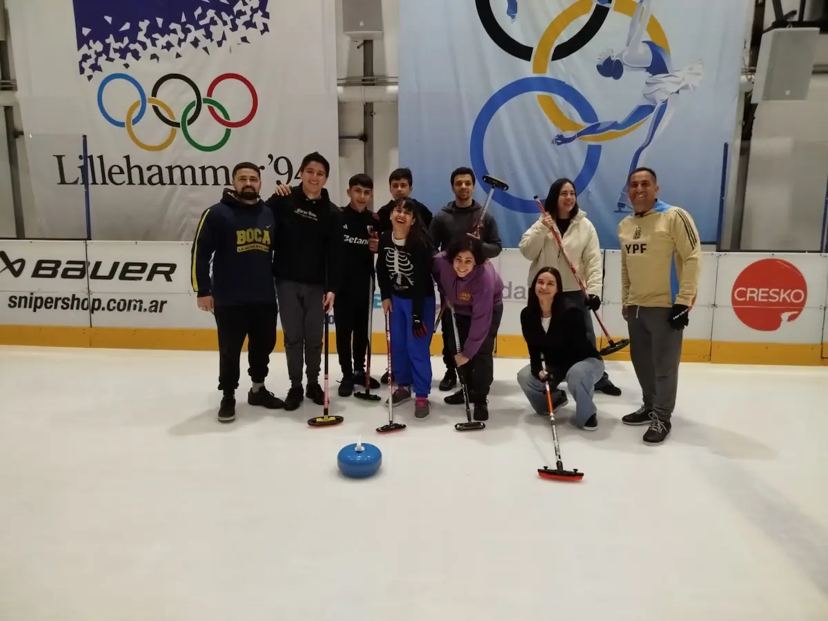 Del granito escocés al hielo porteño: el curling busca su lugar en Argentina 1 Curling