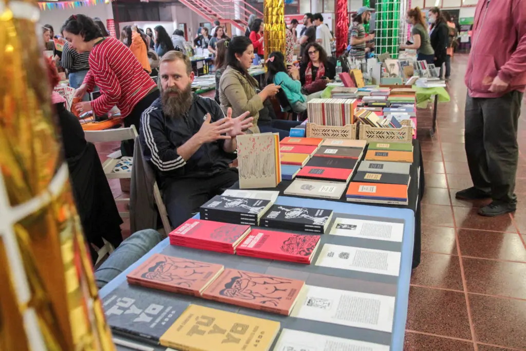 Vuelve la Feria “El Sur también Publica” a la UNQ con tres días de cultura y lectura 1 Feria