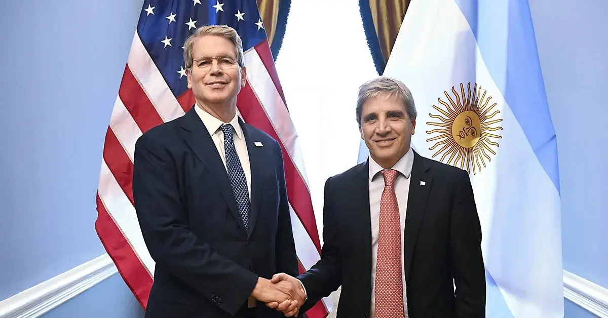 Un “acuerdo” bajo la lupa: diversos sectores alertan por el impacto del intento de tratado comercial con Estados Unidos 2 bessent caputo