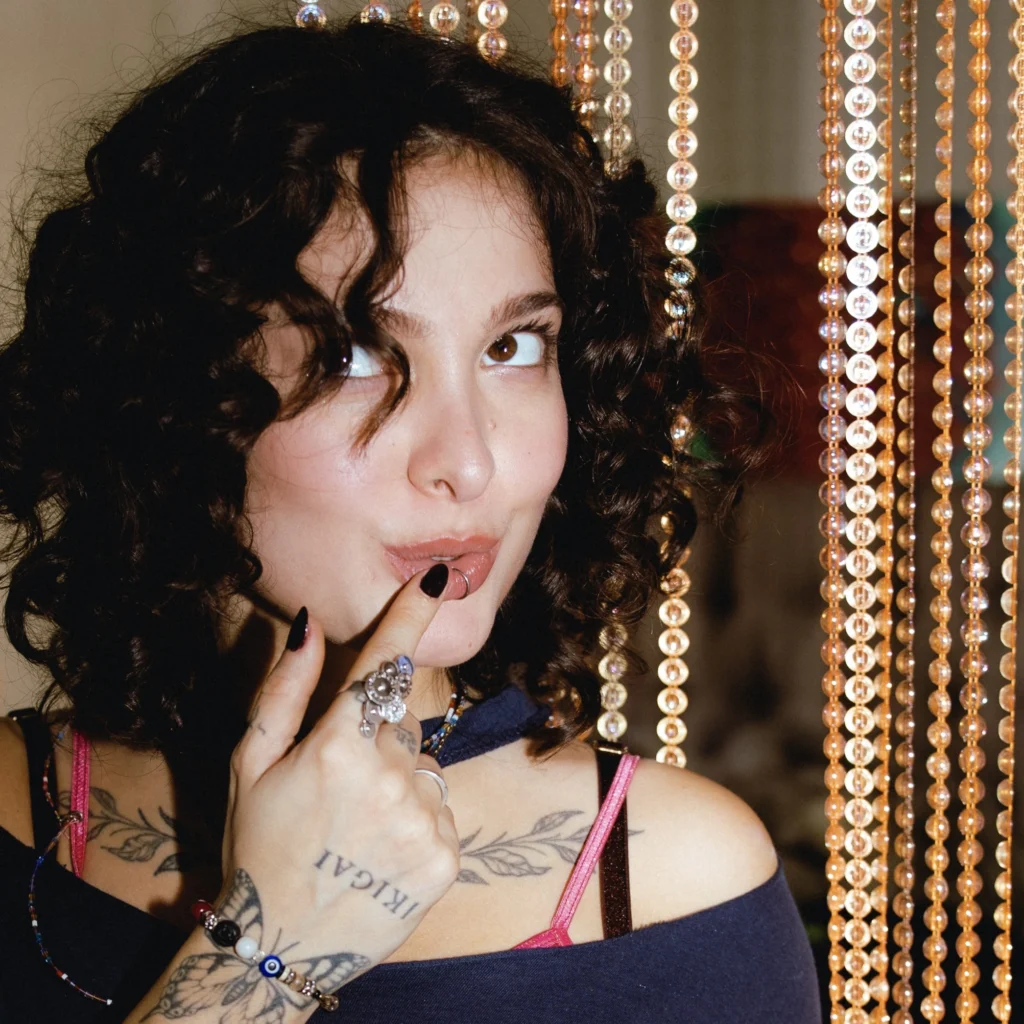 Joelle apuesta al amor sin miedo en “El Juego” 2 joelle el juego 4