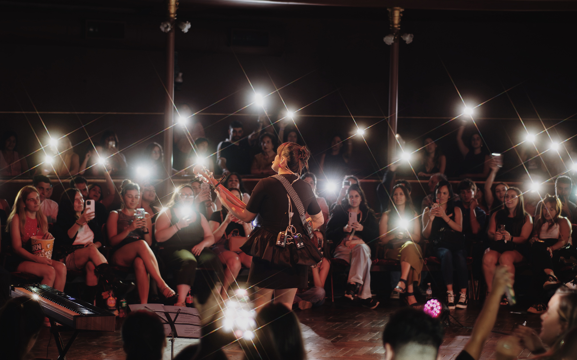 Noche de emociones e intimidad: Camilú en el Teatro Margarita Xirgu 2 CAMILU 2