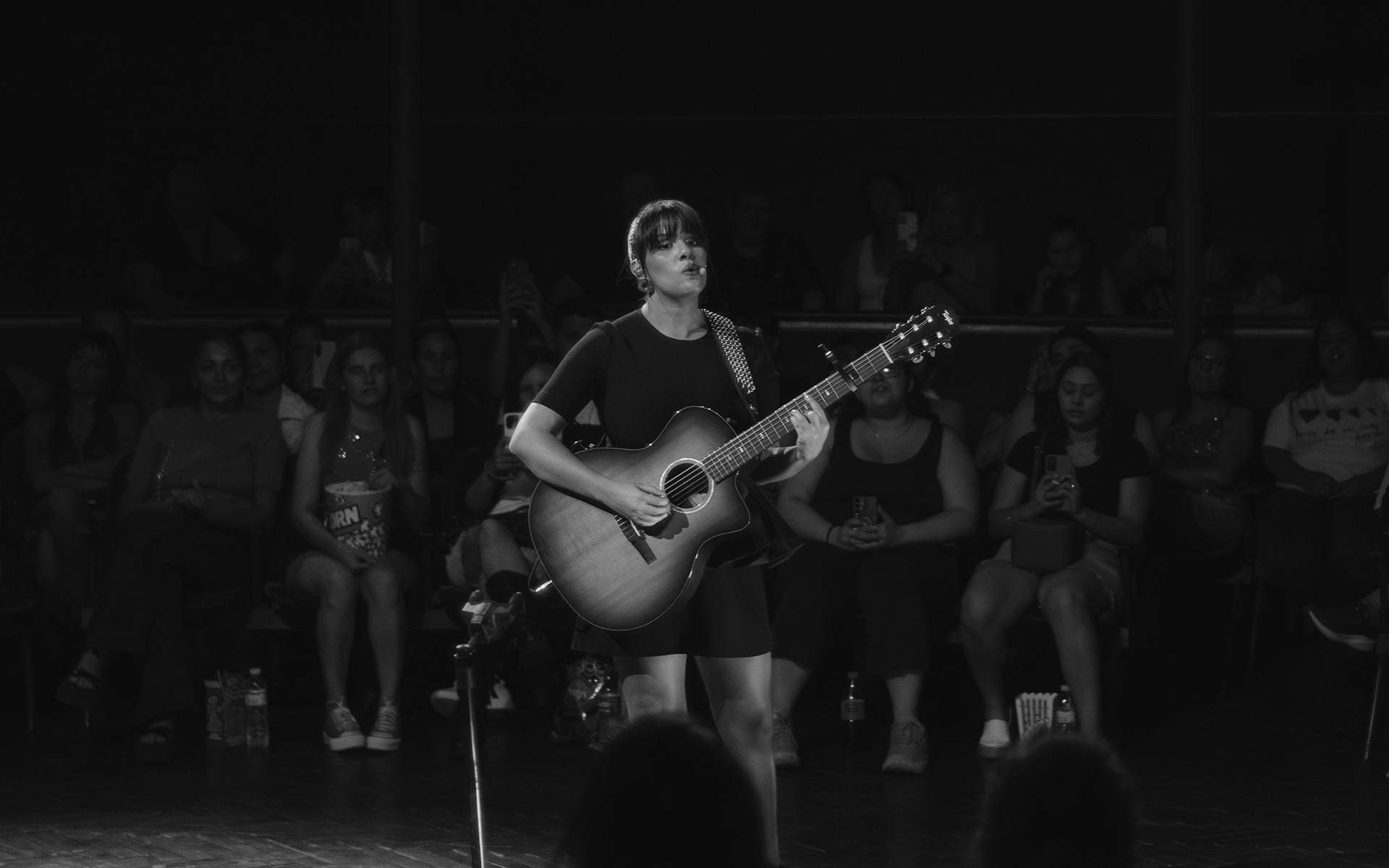 Noche de emociones e intimidad: Camilú en el Teatro Margarita Xirgu 3 CAMILU 3