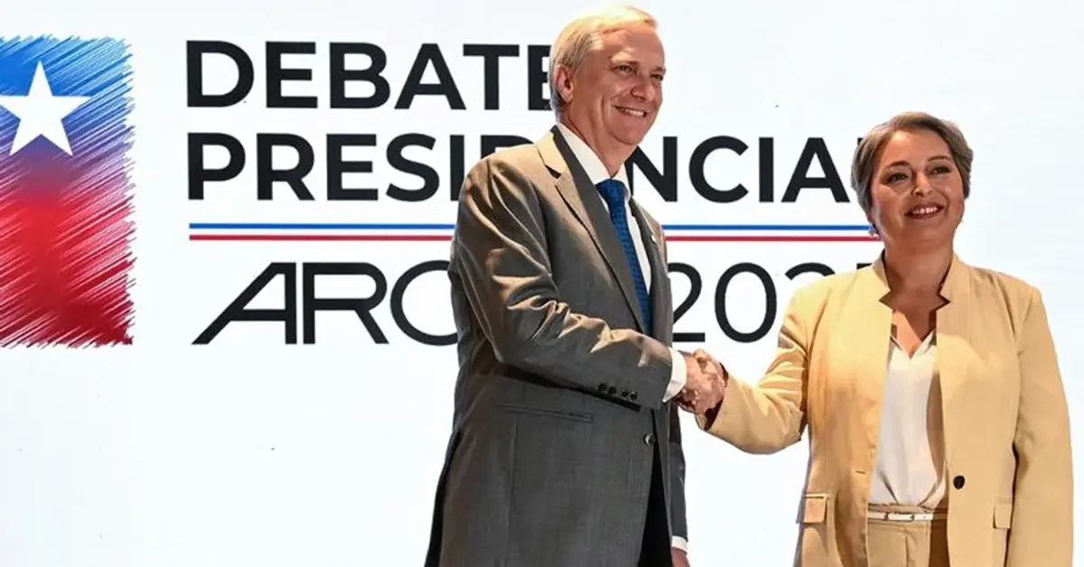 Chile decide su futuro en las urnas: Kast y Jara se disputan el voto decisivo de los indecisos y moderados 1 Chile