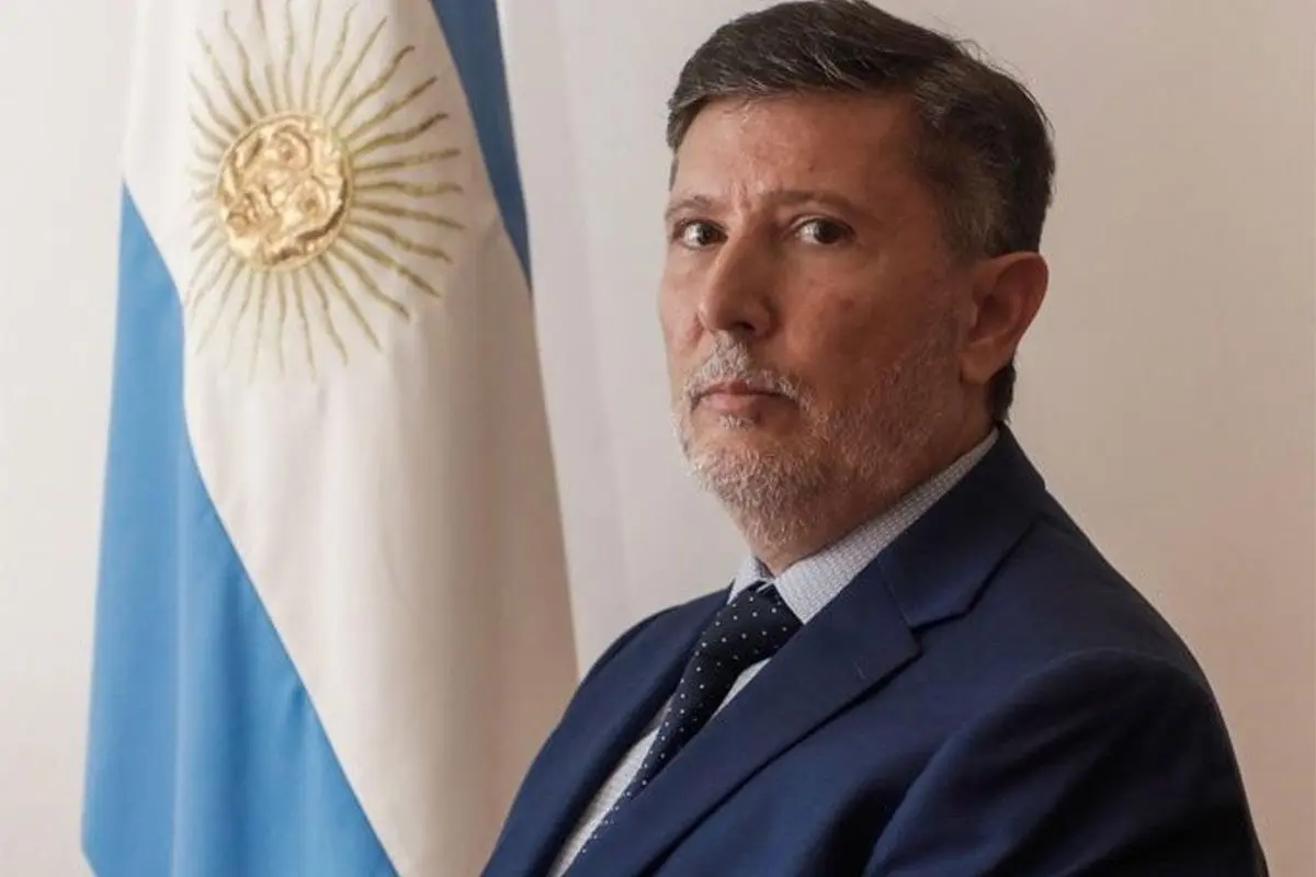 Lineamientos en la SIDE, a decretazo limpio y en contra de la Constitución Nacional y otras leyes 2 SIDE