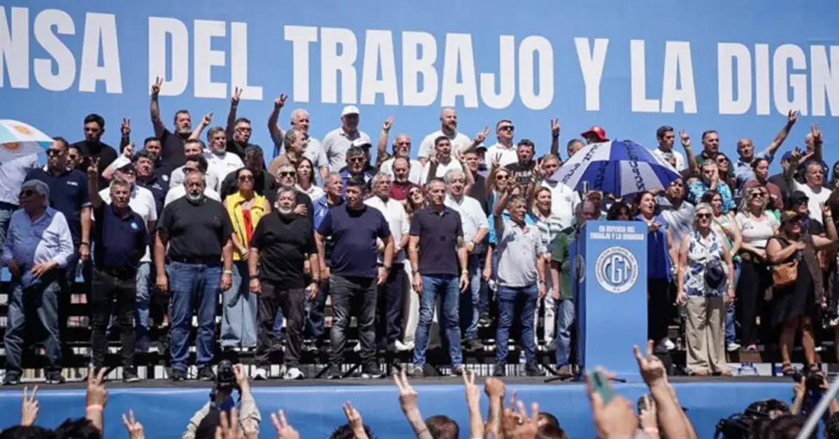 La Plaza como advertencia frente a la Reforma Laboral 2 palco contra la reforma laboral