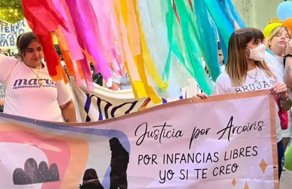 ¡Escuchen a Arcoíris!: Exigen que la niña regrese con su mamá 2 arcoiris