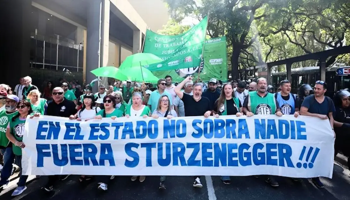 ATE Capital se plantó al ajuste del gobierno y se declaró en estado de alerta y movilización 2 Movilizacion ATE Capital