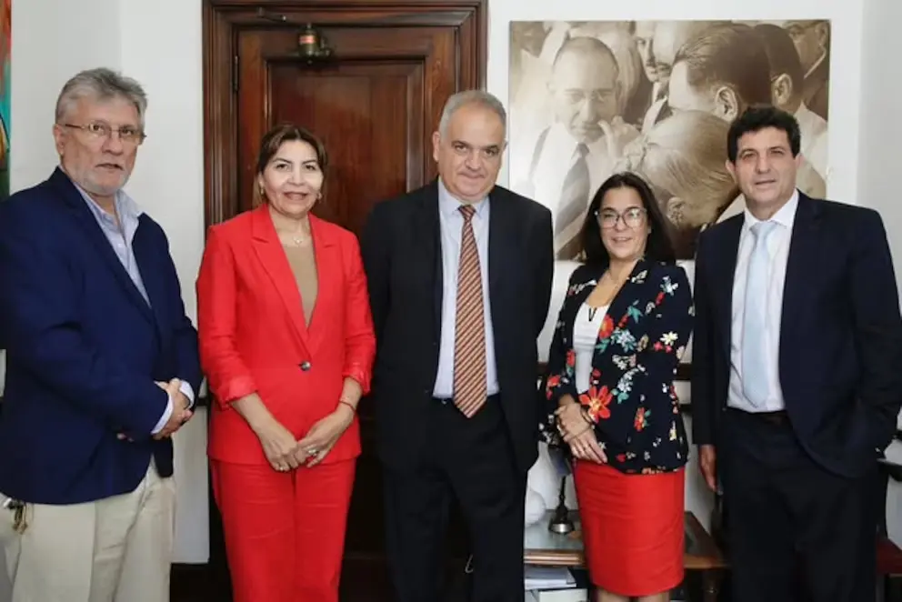 Semana clave en el Senado: tres sesiones y una agenda cargada para el Gobierno 3 Conviccion Federal