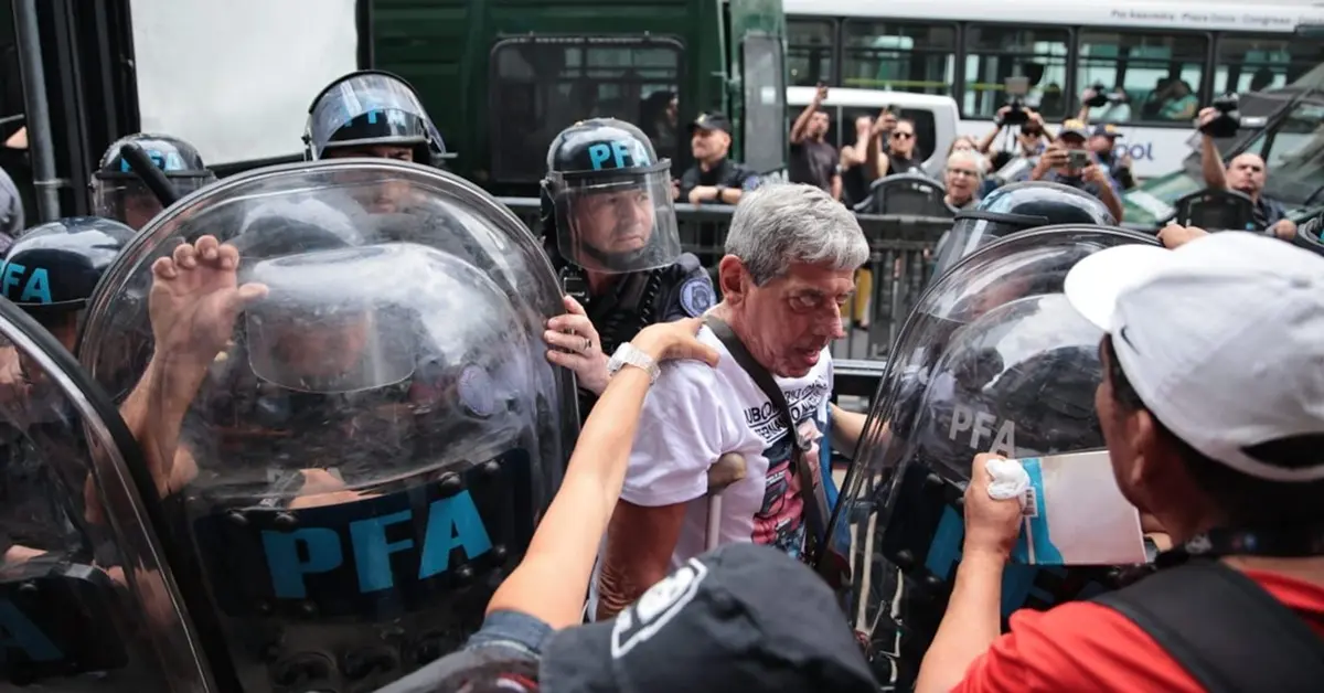 Argentina bajo la lupa internacional: HRW alertó por un “deterioro institucional” y el retroceso en libertades 1 Argentina