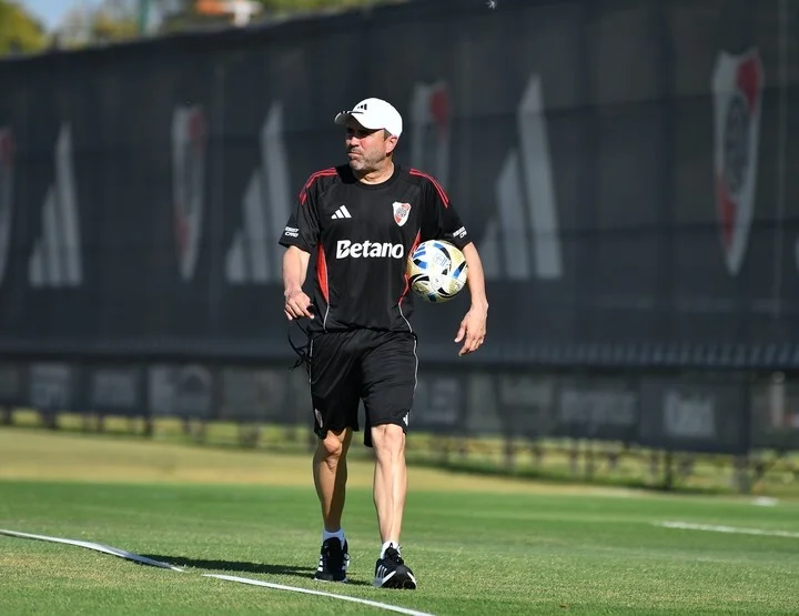 Eduardo Coudet es el nuevo técnico de River y ya puso manos a la obra 2 Creditos. Ole 12