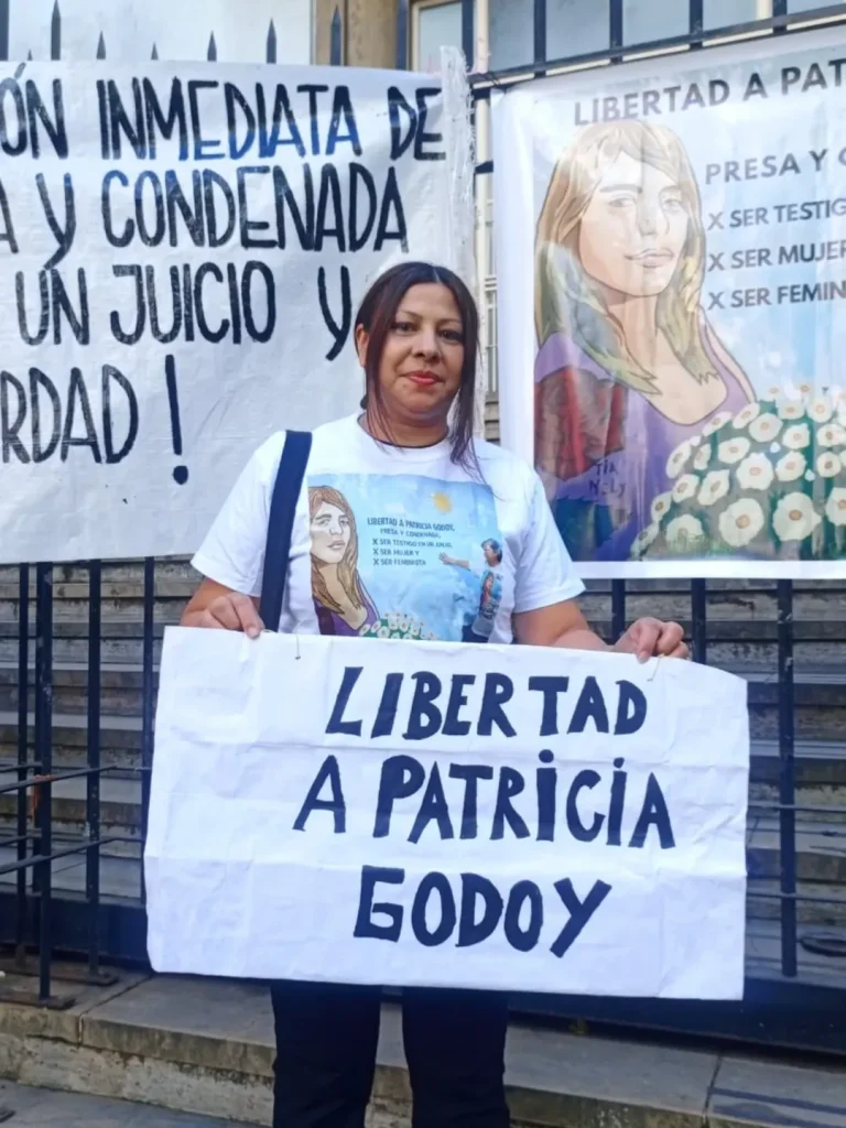 Patricia Godoy: la madre que denunció un femicidio y terminó presa 2 Estamos en la Fiscalia en 7 e 56 y 57 para acompanar la audiencia por el pedido de libertad de