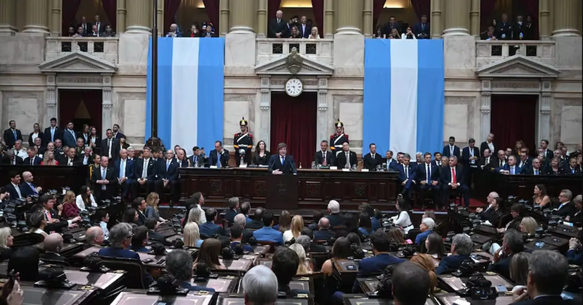 Entre la indignación y el meme: cómo debatir cuando el poder niega la realidad 2 indignación