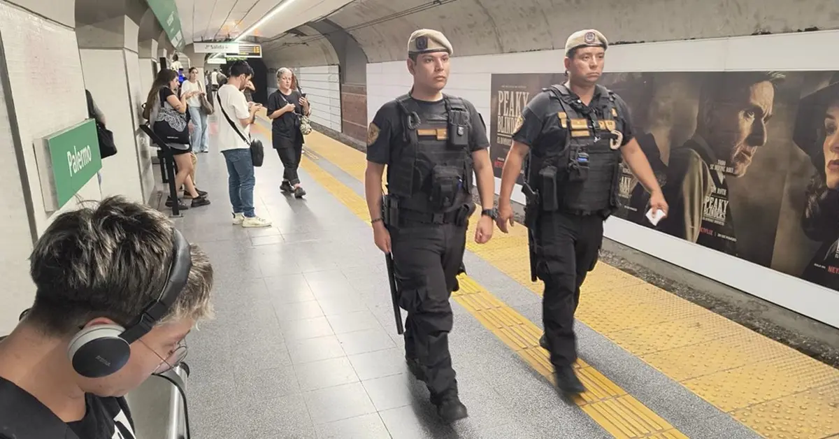 Operativo en el Subte: entre el refuerzo policial y la caída de pasajeros por las tarifas elevadas 3 Subte