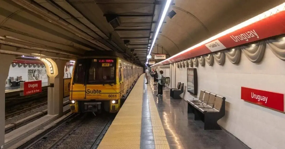 Piden renombrar la estación Uruguay de la Línea B en homenaje al fiscal Julio César Strassera 1 Strassera