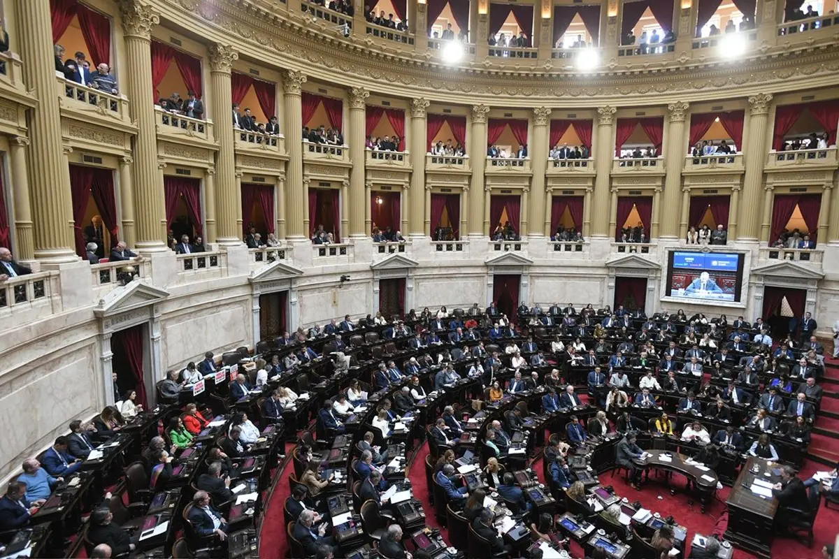 Manuel Adorni en el Congreso, fin 2 Adorni