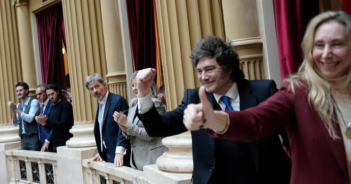Manuel Adorni en el Congreso, fin 3 Adorni