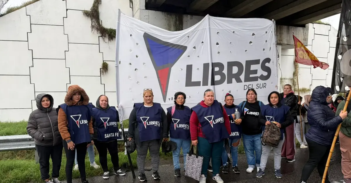 Cortes en todo el país contra la eliminación del programa Volver al Trabajo 7 Puente Saavedra 3