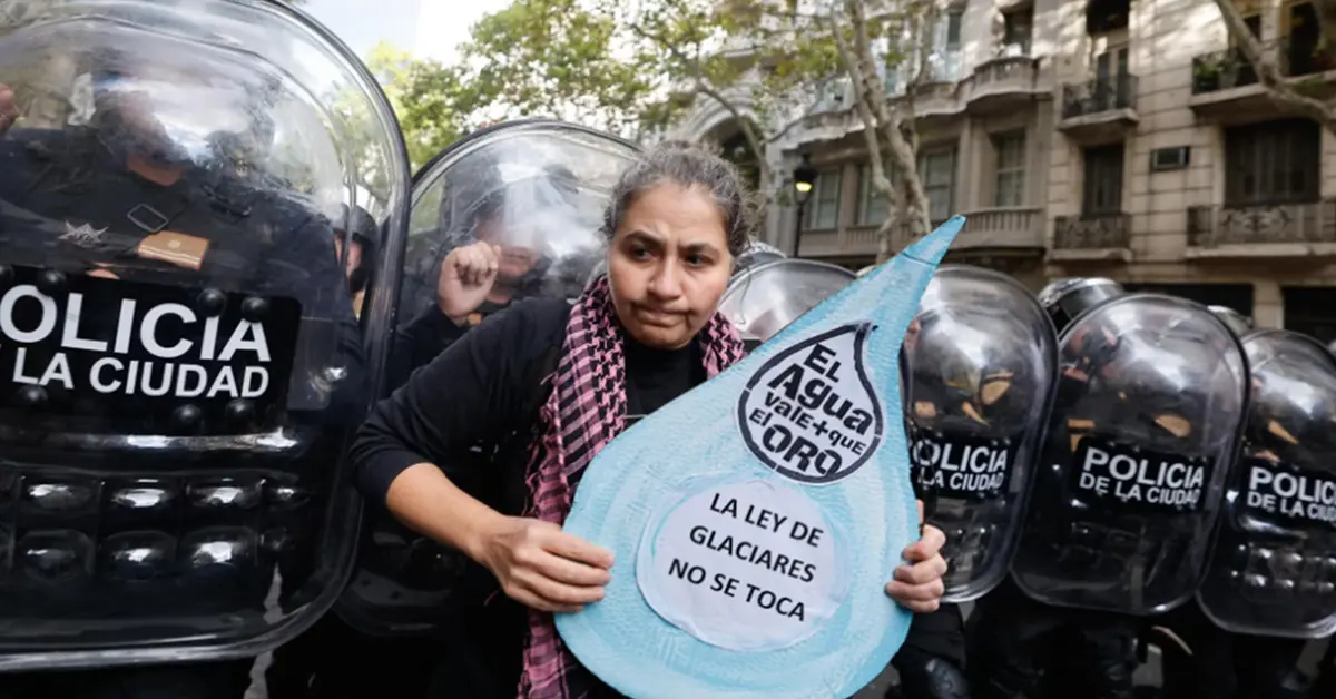 Ley de Glaciares, con represión en la calle y lobby minero en el recinto, Diputados aprobó su reforma 2 Ley de Glaciares