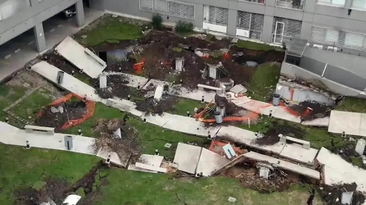 Derrumbe en Parque Patricios: imputaron a directivos de la constructora a cargo de la obra 1 Derrumbe