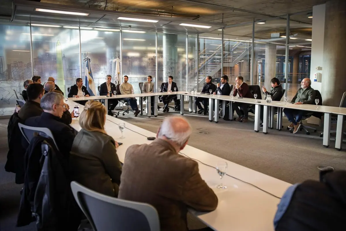 El Gobierno porteño propone la regulación de taxis y apps de viajes 2 Gobierno porteno reunion