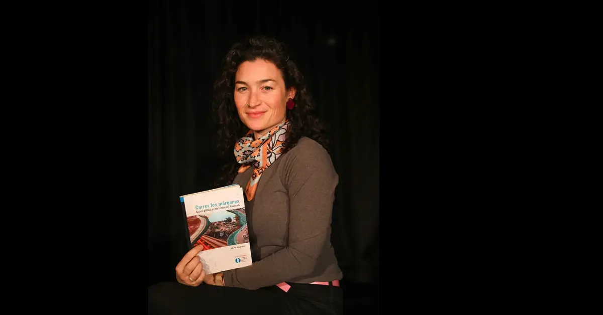 Entre el barro, el Estado y la organización: Julieta Sragowicz presentó Correr los márgenes 1 julieta sragowicz