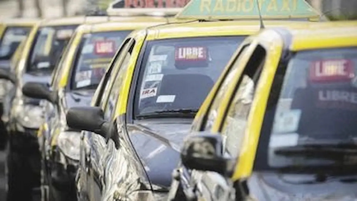 El Gobierno porteño propone la regulación de taxis y apps de viajes 3 Taxis apps viajes