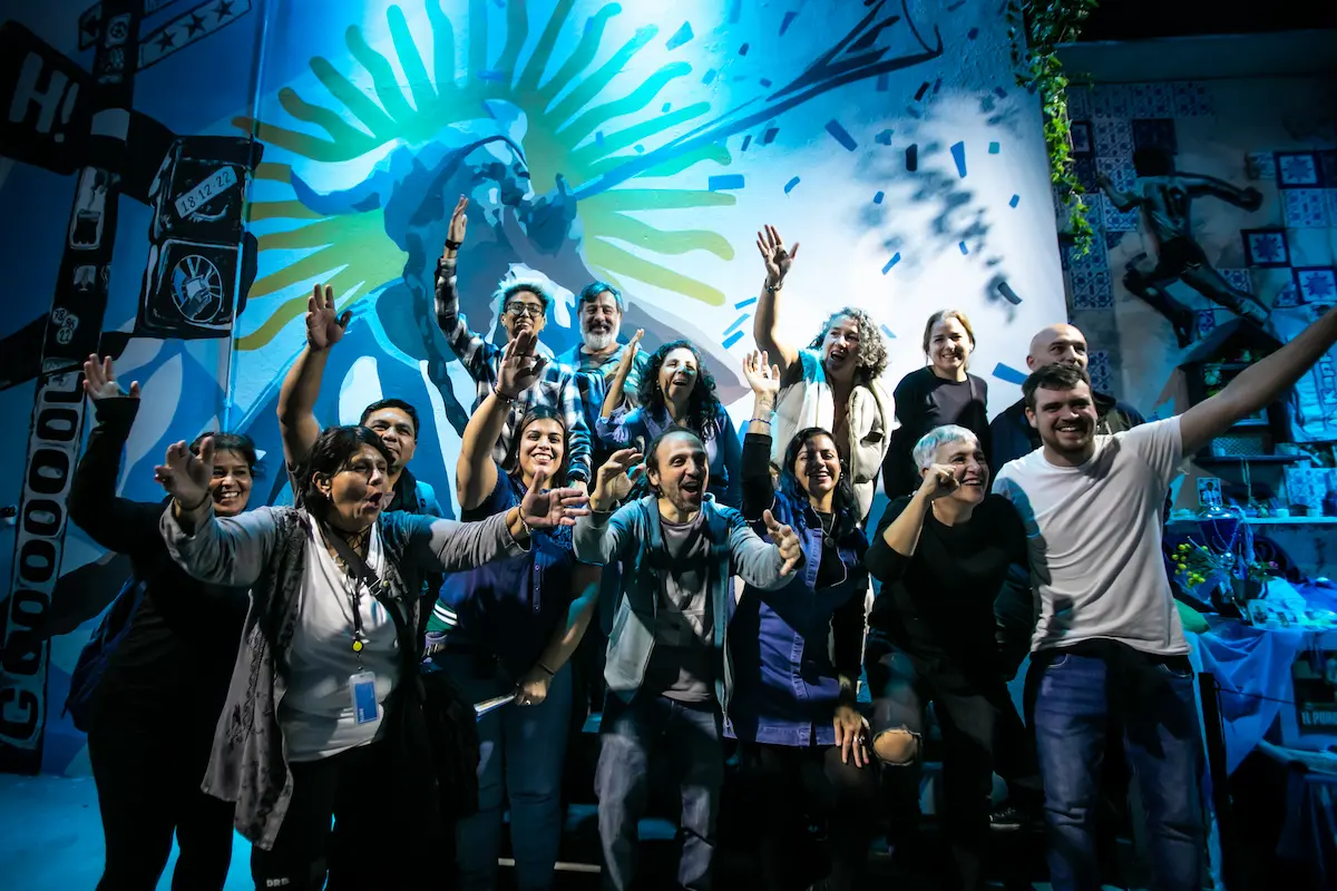“Hincha! La Fiesta del Campeón”: El teatro inmersivo que revive la pasión mundialista en Buenos Aires 2 @martinaperosa 1J1A7830