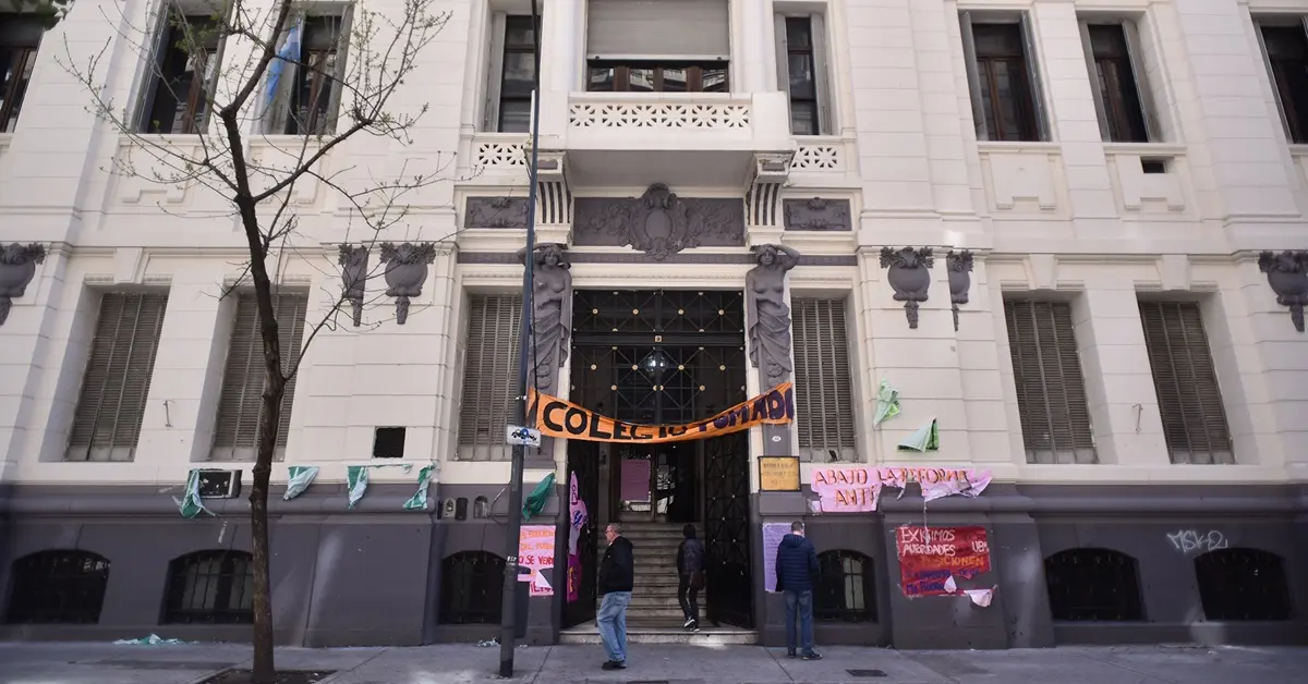 Colegios preuniversitarios impulsan un petitorio ante la Corte Suprema por la aplicación de la Ley de Financiamiento Universitario 2 colegios