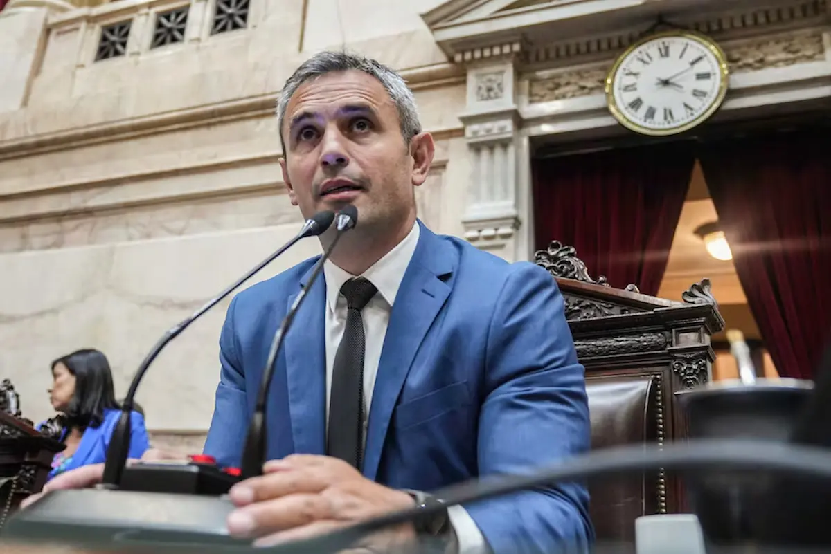 El oficialismo gana tiempo mientras avanza la presión sobre Adorni en el Congreso y en la Justicia 2 Menem HCDN